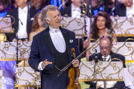 Konzert von André Rieu und dem Johann-Strauss-Orchester in Erfu