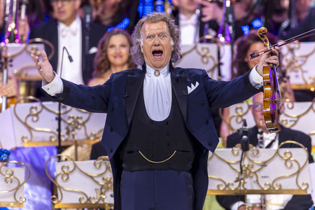 Konzert von André Rieu und dem Johann-Strauss-Orchester in Erfu