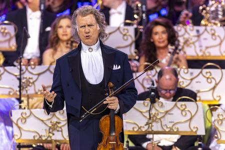 Konzert von André Rieu und dem Johann-Strauss-Orchester in Erfu