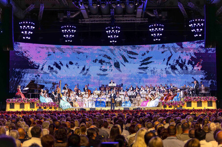 Konzert von André Rieu und dem Johann-Strauss-Orchester in Erfu