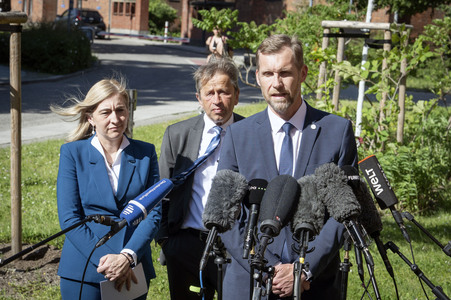 Pressestatement zum Gesundheitszustand des Ebola-Patienten Peter Stafford in Berlin