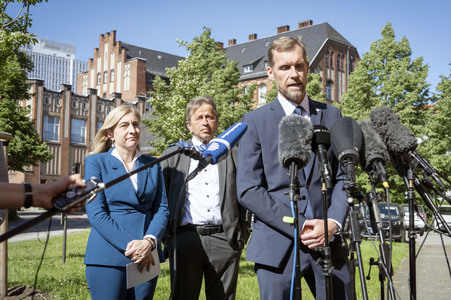 Pressestatement zum Gesundheitszustand des Ebola-Patienten Peter Stafford in Berlin