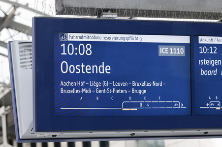 ICE-Zugtaufe im Kölner Hauptbahnof