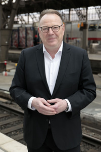 ICE-Zugtaufe im Kölner Hauptbahnof
