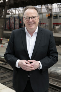 ICE-Zugtaufe im Kölner Hauptbahnof
