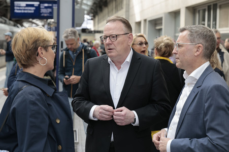 ICE-Zugtaufe im Kölner Hauptbahnof