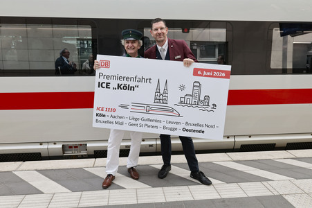 ICE-Zugtaufe im Kölner Hauptbahnof