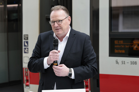ICE-Zugtaufe im Kölner Hauptbahnof