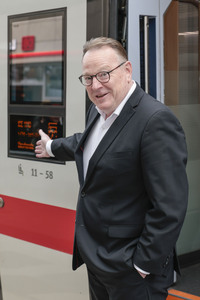 ICE-Zugtaufe im Kölner Hauptbahnof