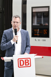 ICE-Zugtaufe im Kölner Hauptbahnof