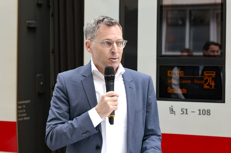 ICE-Zugtaufe im Kölner Hauptbahnof