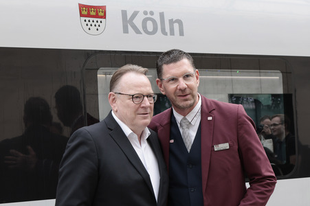 ICE-Zugtaufe im Kölner Hauptbahnof