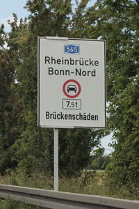 Gesperrte Friedrich-Ebert-Brücke/Nordbrücke in Bonn