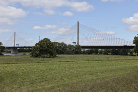 Gesperrte Friedrich-Ebert-Brücke/Nordbrücke in Bonn