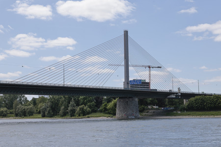 Gesperrte Friedrich-Ebert-Brücke/Nordbrücke in Bonn