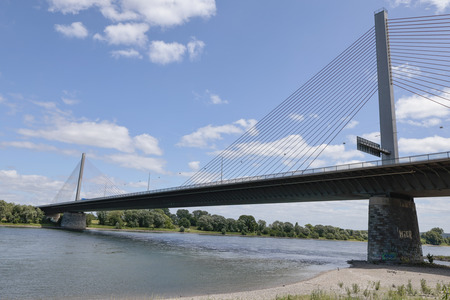 Gesperrte Friedrich-Ebert-Brücke/Nordbrücke in Bonn