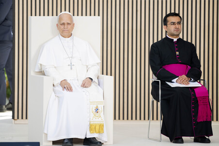 Papst Leo XIV. besucht das Cedia 24 Horas in Madrid