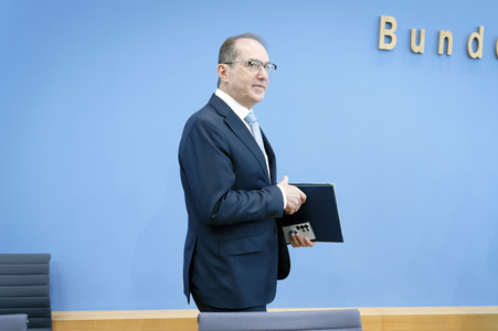Bundespressekonferenz 'Vorstellung der Statistik politisch motivierter Kriminalität 2025' in Berlin