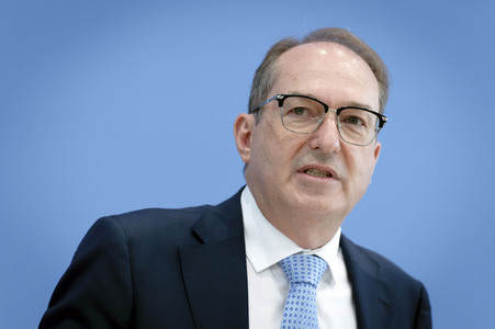 Bundespressekonferenz 'Vorstellung der Statistik politisch motivierter Kriminalität 2025' in Berlin