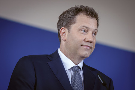 Pressekonferenz mit Lars Klingbeil zur Vorstellung des ersten IIB Berichtes in Berlin