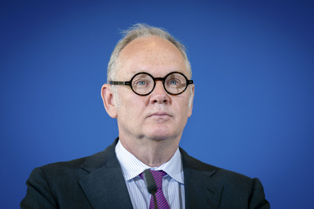 Pressekonferenz mit Lars Klingbeil zur Vorstellung des ersten IIB Berichtes in Berlin
