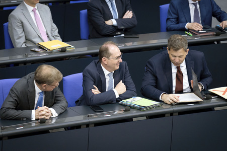 83. Sitzung des Deutschen Bundestages in Berlin