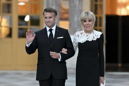 Präsident Macron empfängt Präsident Trump in Versailles