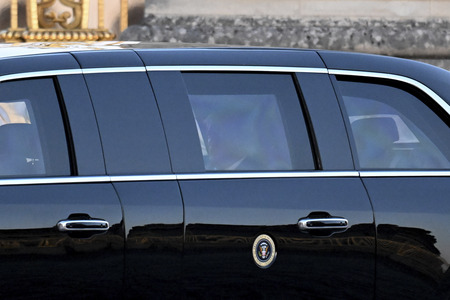 Präsident Macron empfängt Präsident Trump in Versailles