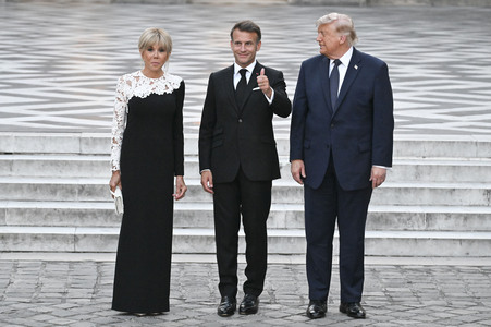 Präsident Macron empfängt Präsident Trump in Versailles