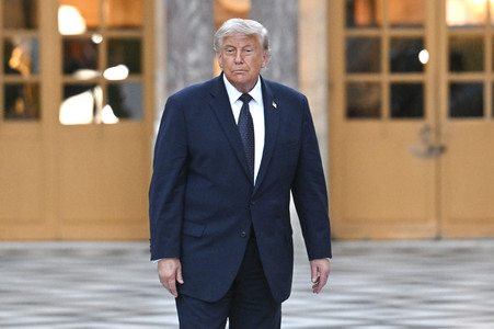 Präsident Macron empfängt Präsident Trump in Versailles