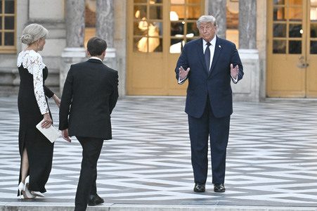 Präsident Macron empfängt Präsident Trump in Versailles
