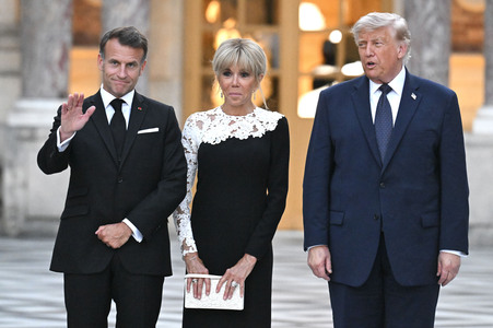 Präsident Macron empfängt Präsident Trump in Versailles