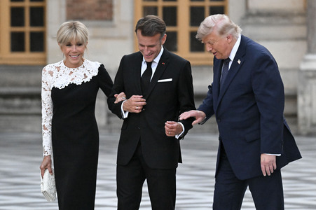 Präsident Macron empfängt Präsident Trump in Versailles