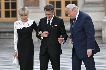 Präsident Macron empfängt Präsident Trump in Versailles