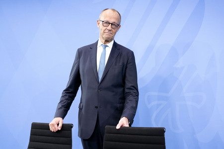 Pressekonferenz nach der Übergabe des Berichts der Altersicherungskommission zur Rentenreform in Berlin