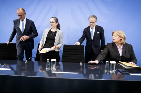 Pressekonferenz nach der Übergabe des Berichts der Altersicherungskommission zur Rentenreform in Berlin