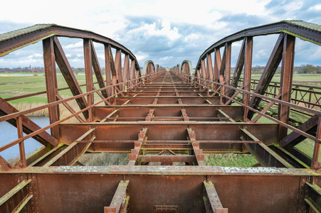 Dömitzer Eisenbahnbrücke in Langendorf