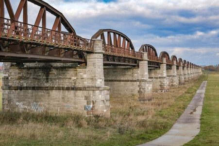 Dömitzer Eisenbahnbrücke in Langendorf