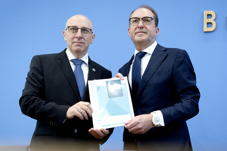 Bundespressekonferenz 'Vorstellung des Verfassungsschutzberichtes 2025' in Berlin