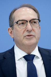 Bundespressekonferenz 'Vorstellung des Verfassungsschutzberichtes 2025' in Berlin