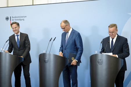 Pressekonferenz nach der Sitzung des Bundeskabinetts in Berlin