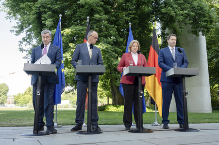 Pressekonferenz zu den Ergebnissen des Koalitionsausschusses in Berlin