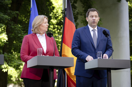 Pressekonferenz zu den Ergebnissen des Koalitionsausschusses in Berlin