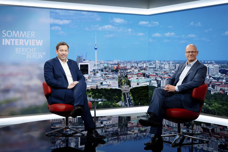 ARD-Sommerinterview mit Lars Klingbeil in Berlin