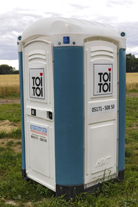 Symbolfoto Mobile Toilettenkabine