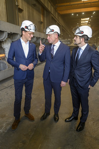 Hendrick Wüst besucht die Siempelkamp Giesserei in Krefeld