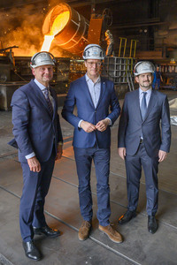 Hendrick Wüst besucht die Siempelkamp Giesserei in Krefeld