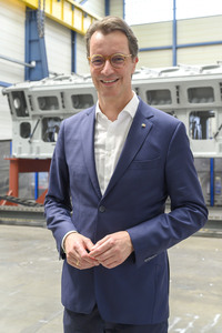 Hendrick Wüst besucht die Siempelkamp Giesserei in Krefeld