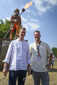 Hendrick Wüst besucht das Parookaville in Weeze