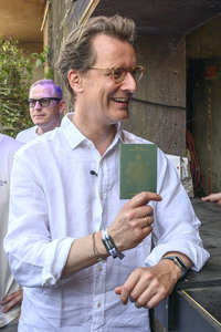 Hendrick Wüst besucht das Parookaville in Weeze